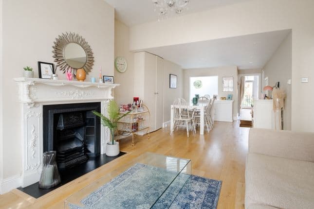 Maximizing ROI on Studio Apartments in Urban Hubs